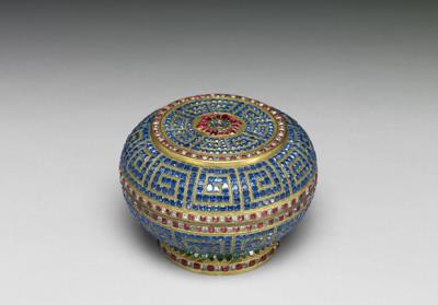 图片[2]-Gilt copper box with glass inlay. Qing dynasty (1644-1911).-China Archive
